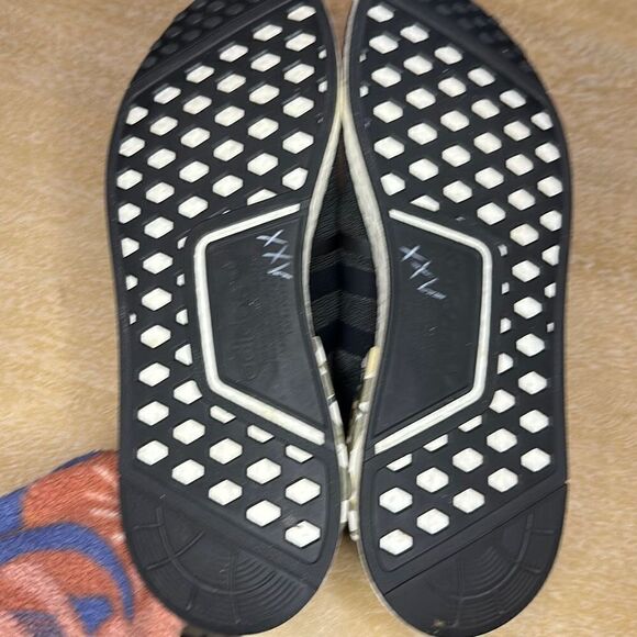 Adidas NMD_R1 - Picture 5 of 10